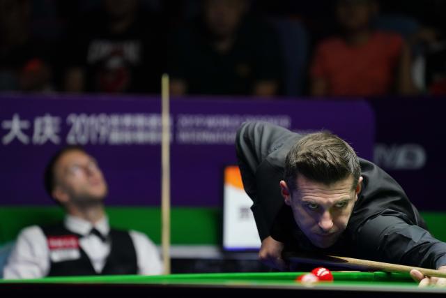 参与壁球运 参与壁球运