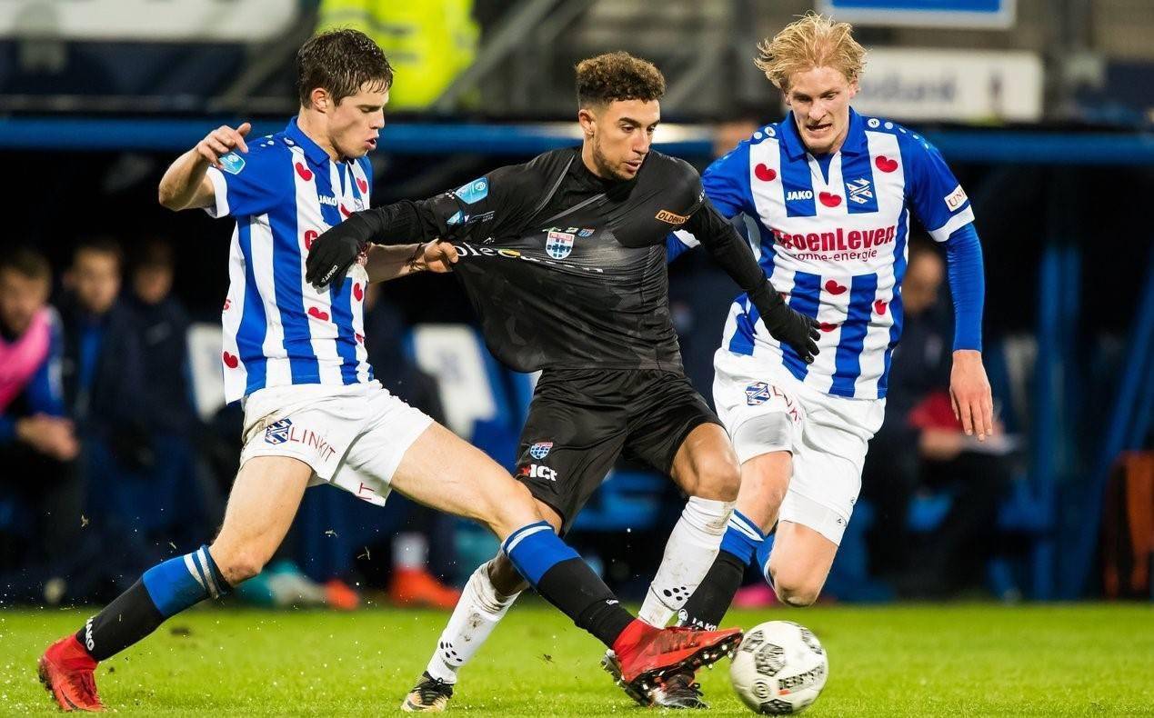 年轻且具潜 年轻且具潜