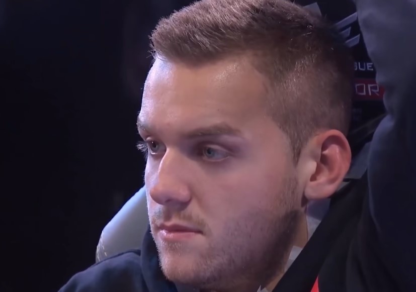 外野人手吃 外野人手吃